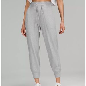 Lululemon Women’s Ready to Rulu high-rise cropped jogger
